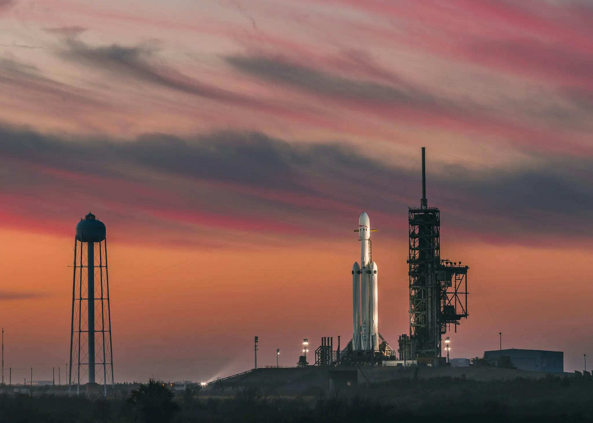 Falcon Heavy launch pad interlude